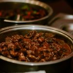 Europejskie klasyki na rozgrzewkę: Od domowej zupy gulaszowej po toskańskie ragu